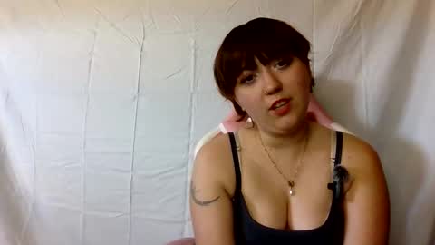 Snapshot of lilylovegood04 chatting on June 2026 10:59:01 PM lily online show from June 2026 10:59:01 PM