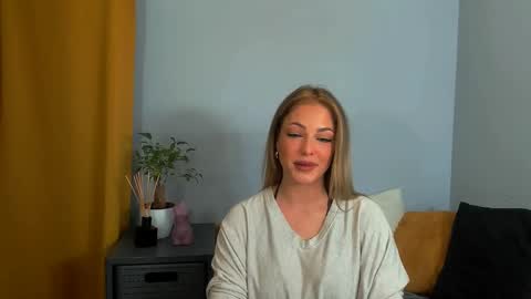 Snapshot of lilylovely26 chatting on February 2025 09:53:02 PM Lily online show from February 2025 09:53:02 PM