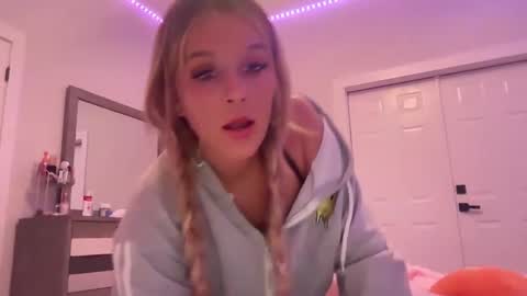 Lily Summers online show from February 2025 05:37:01 AM