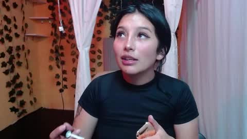 Snapshot of lilymoon_018 chatting on May 2026 01:08:02 PM lilymoon_018 online show from May 2026 01:08:02 PM
