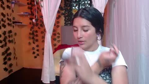 Snapshot of lilymoon_018 chatting on May 2026 12:46:02 PM lilymoon_018 online show from May 2026 12:46:02 PM