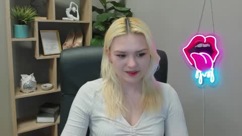 Lily online show from April 2026 01:33:02 PM