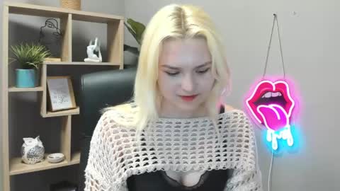 Lily online show from May 2026 07:15:01 AM