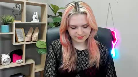 Snapshot of lilysweetxo chatting on July 2026 07:36:01 AM Lily online show from July 2026 07:36:01 AM