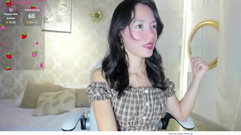 Snapshot of lilythea_ chatting on May 2026 10:06:02 PM lilythea_ online show from May 2026 10:06:02 PM