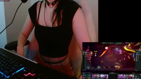 Lily Rone online show from October 2025 08:35:01 AM