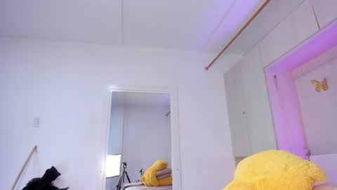 lilywhitee1 online show from June 2026 04:26:02 AM
