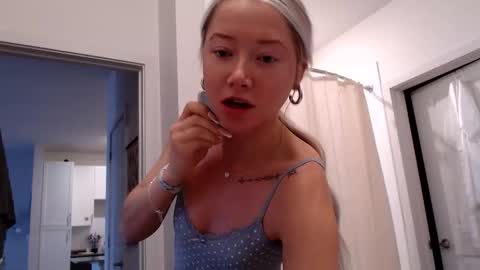 Lily Monroe online show from November 2025 01:10:02 PM