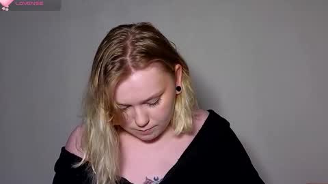 Snapshot of lime_cat chatting on September 2025 08:33:01 PM lime cat online show from September 2025 08:33:01 PM