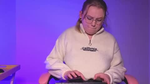 lime cat online show from October 2025 12:28:02 AM