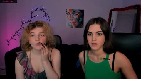 lina_fox12 online show from December 2025 01:15:01 PM