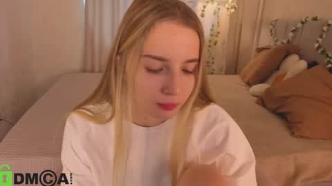 Snapshot of lina_reeds chatting on July 2026 01:05:02 AM LINA online show from July 2026 01:05:02 AM