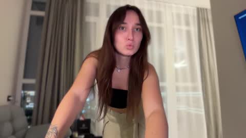 Lina online show from September 2025 05:28:01 PM