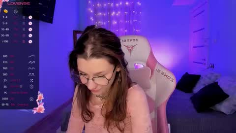 Lina online show from October 2025 08:31:02 AM