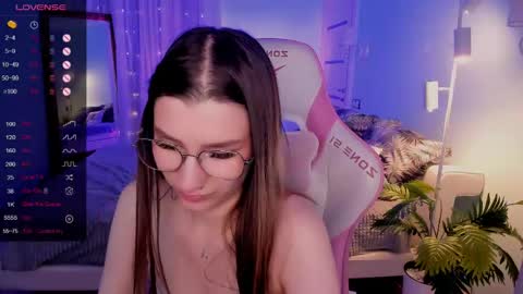 Lina online show from April 2026 12:29:02 PM