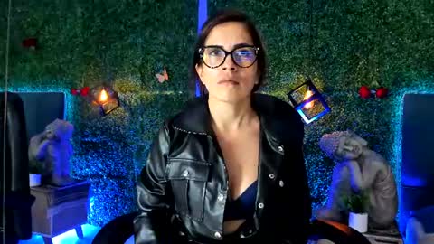 Lina  online show from July 2026 11:27:01 AM