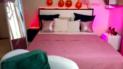 I am Lina online show from October 2025 01:39:01 PM