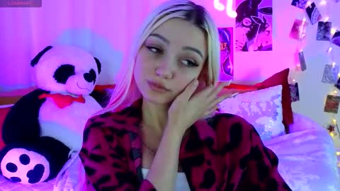 I am Lina online show from November 2025 02:43:02 PM