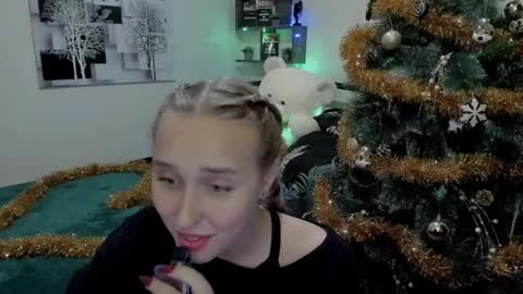 Lina online show from December 2024 12:07:02 AM