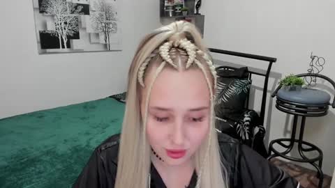 Lina online show from February 2025 12:49:01 AM