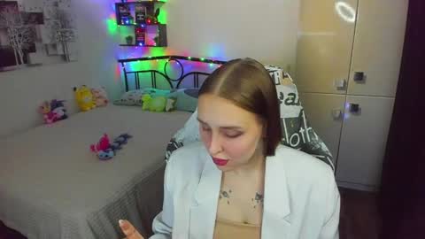 Lina online show from April 2026 10:07:02 PM