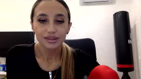 linavora online show from February 2026 08:05:01 PM