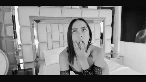 Lincy Rios  online show from October 2025 06:52:02 PM