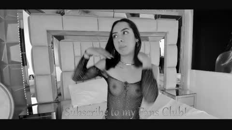 Lincy Rios  online show from November 2025 06:52:02 PM