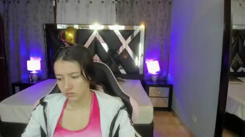 Snapshot of linda4petite chatting on June 2026 01:24:02 PM Linda online show from June 2026 01:24:02 PM
