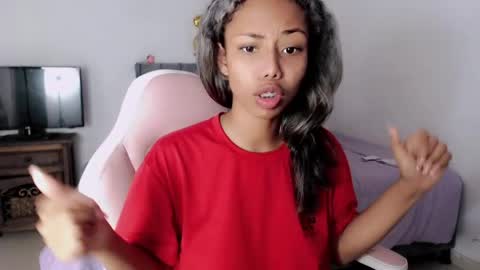 Snapshot of linda_brown_1 chatting on May 2026 01:07:01 PM linda brown online show from May 2026 01:07:01 PM