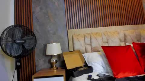 Snapshot of linda_cabal chatting on October 2025 09:08:02 PM linda cabal online show from October 2025 09:08:02 PM