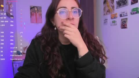 Giggles  online show from March 2026 08:32:01 PM