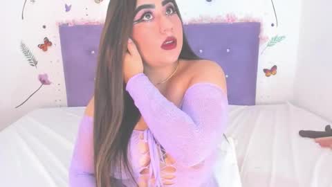 Linda  online show from October 2025 12:27:01 PM