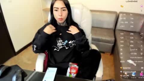 Lindaa maria  online show from October 2025 09:08:01 AM