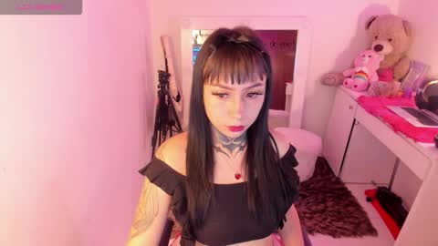 Lindaa maria  online show from November 2025 03:16:02 AM