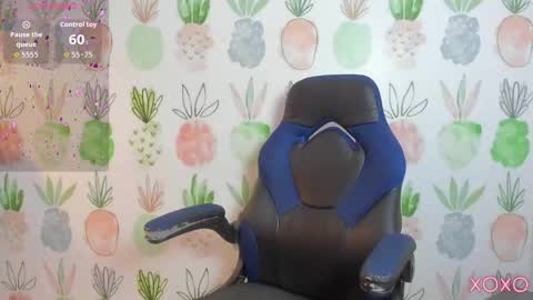 L I N D A online show from September 2025 07:37:02 PM