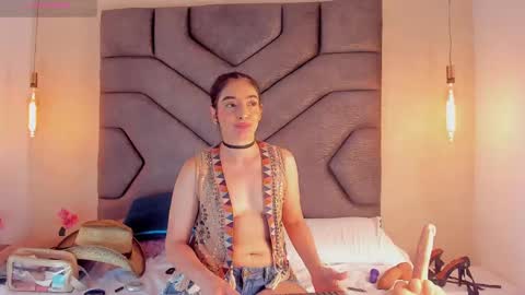 Snapshot of linda_saenz1 chatting on February 2025 02:48:02 PM Linda Saenz online show from February 2025 02:48:02 PM