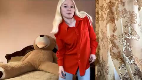 Luna online show from November 2025 11:55:02 AM