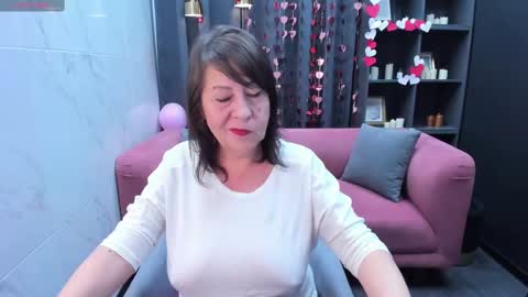 Snapshot of lindahottie chatting on February 2025 12:11:02 PM Linda online show from February 2025 12:11:02 PM