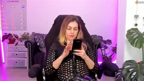 Linda  --  online show from February 2025 04:59:02 PM