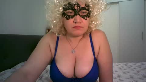 LindaXSmile online show from February 2025 08:25:01 PM