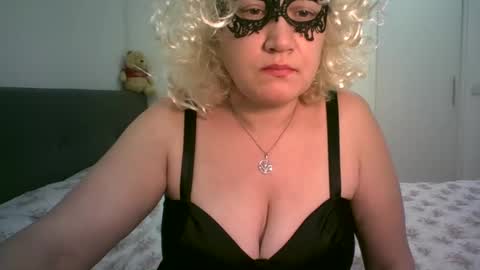 LindaXSmile online show from February 2025 10:47:02 PM