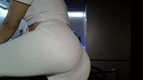 Anna online show from November 2025 04:07:01 PM