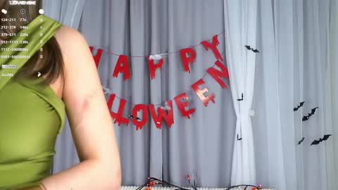 Kate online show from October 2025 01:23:02 PM