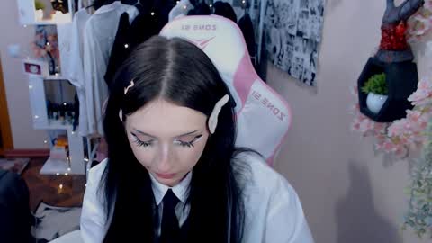 Lina online show from December 2024 11:45:01 PM