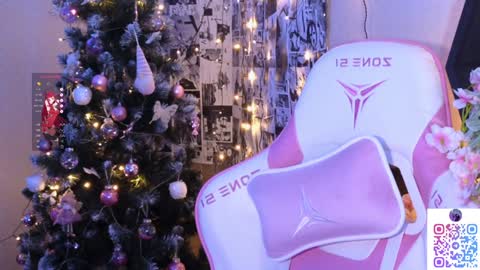 Lina online show from February 2025 07:44:02 PM