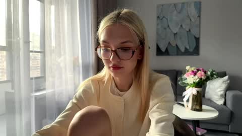 Emma online show from April 2026 03:43:01 PM