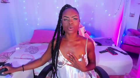 Snapshot of linsyadams chatting on December 2024 09:09:01 PM online show from December 2024 09:09:01 PM