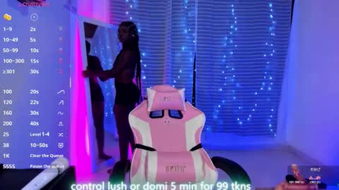 Snapshot of linsyadams chatting on October 2025 08:55:02 PM online show from October 2025 08:55:02 PM