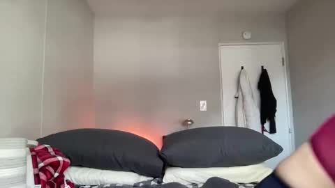 linusloves online show from February 2026 08:01:02 PM